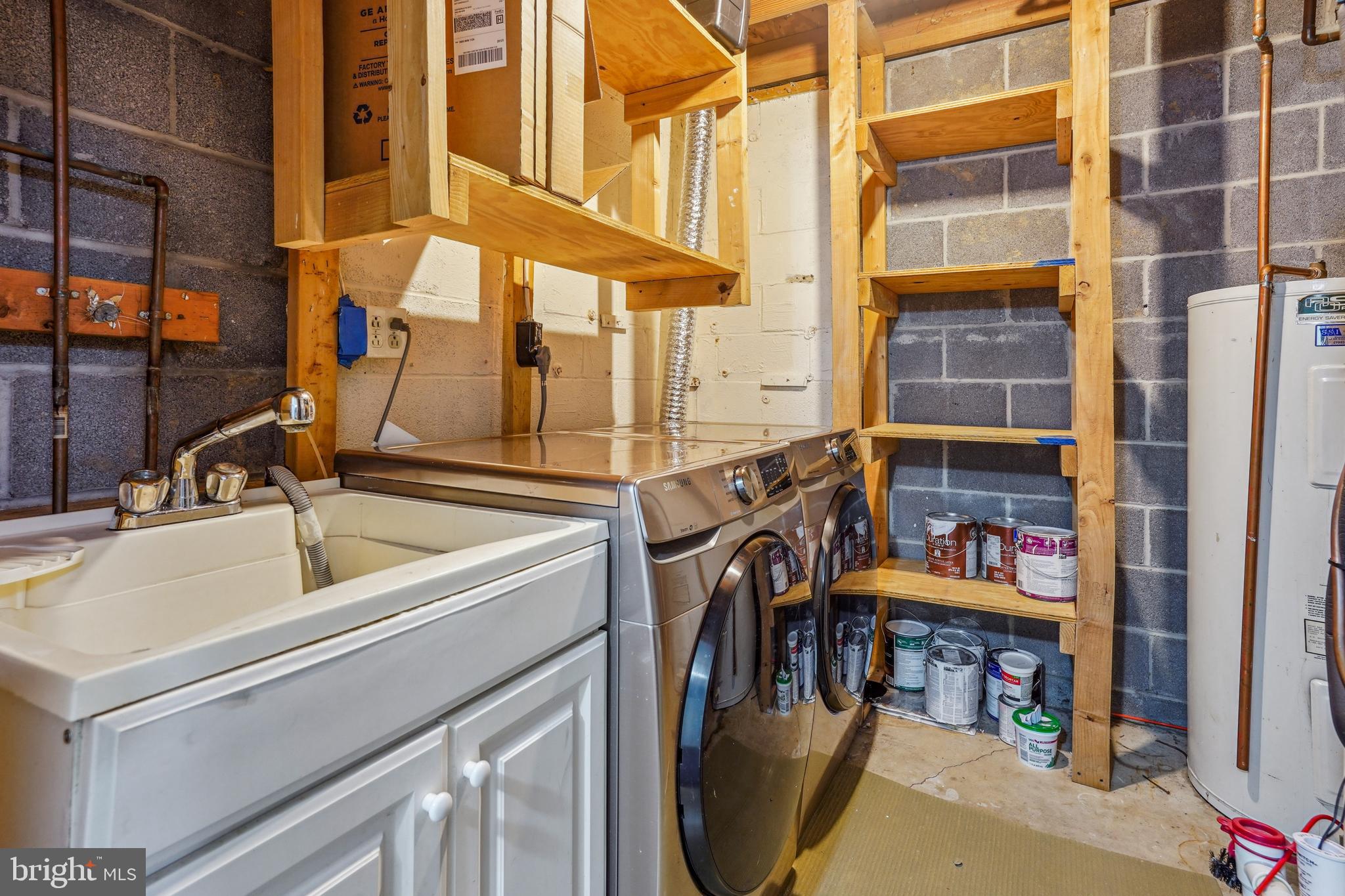 6377 Generals Court Centreville, VA 20121 - Photo 28 of 32 a view of a building with many windows