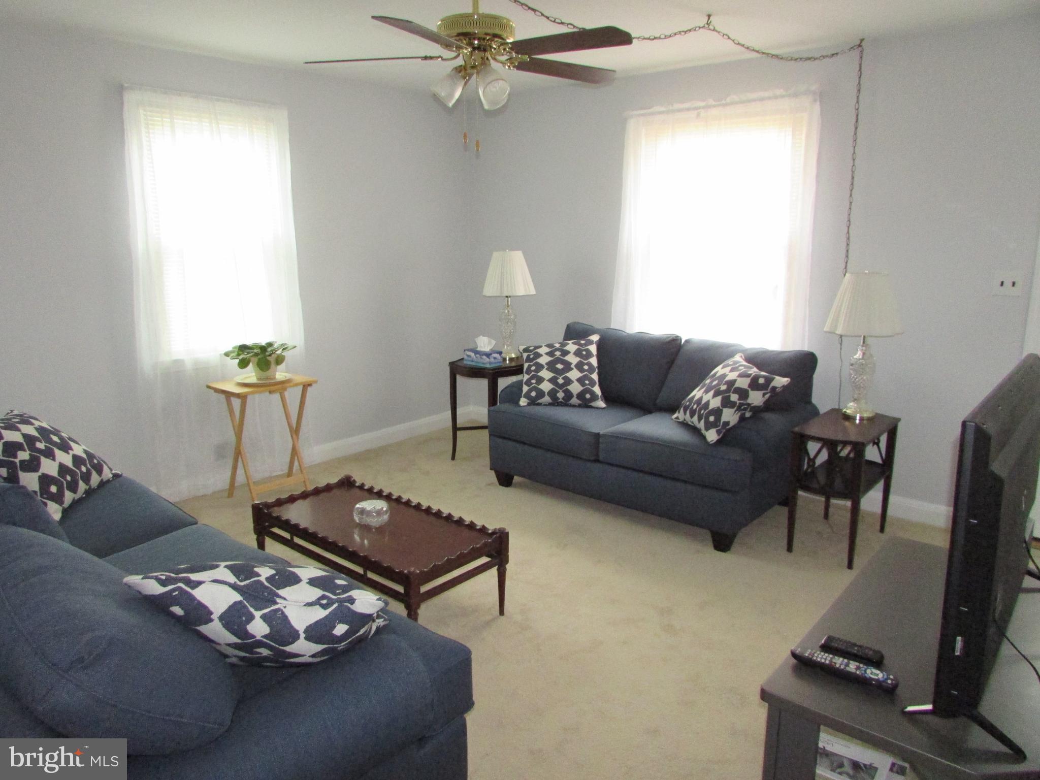 3413 Gaither Road Baltimore, MD 21244 - Photo 3 of 23 Living Room