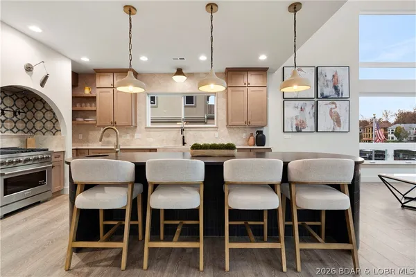$1,899,000 | 154 Via Cresta Drive, Sunrise Beach, MO 65079
