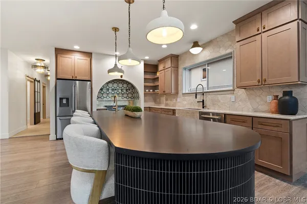 $1,899,000 | 154 Via Cresta Drive, Sunrise Beach, MO 65079