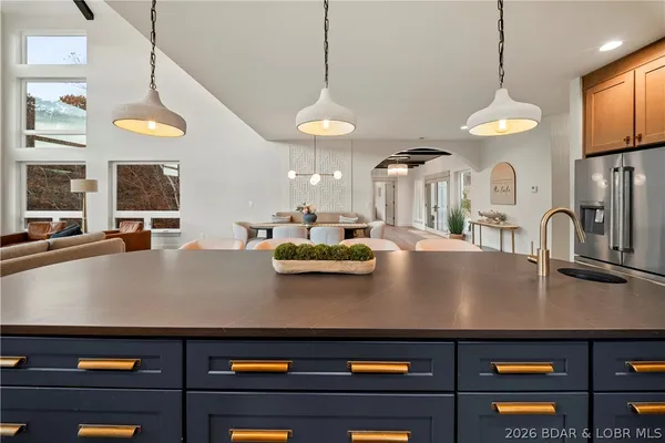 $1,899,000 | 154 Via Cresta Drive, Sunrise Beach, MO 65079