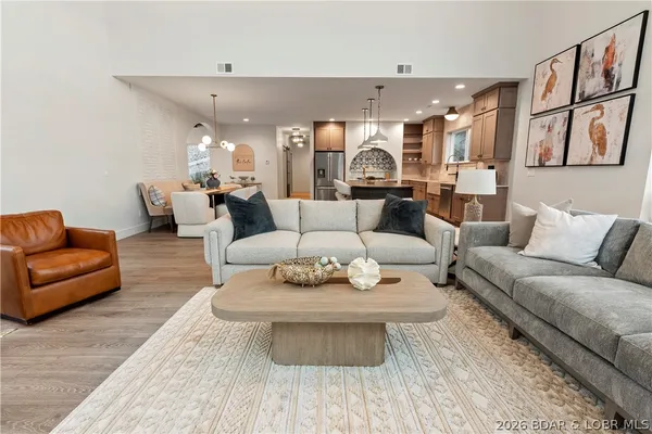 $1,899,000 | 154 Via Cresta Drive, Sunrise Beach, MO 65079