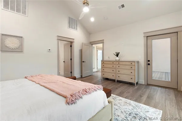$1,899,000 | 154 Via Cresta Drive, Sunrise Beach, MO 65079