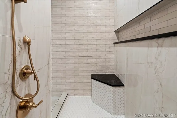 $1,899,000 | 154 Via Cresta Drive, Sunrise Beach, MO 65079