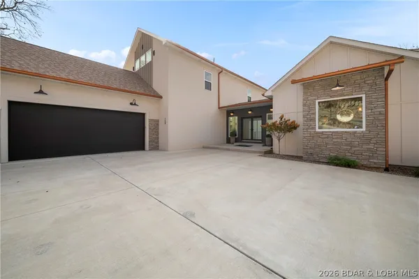 $1,899,000 | 154 Via Cresta Drive, Sunrise Beach, MO 65079