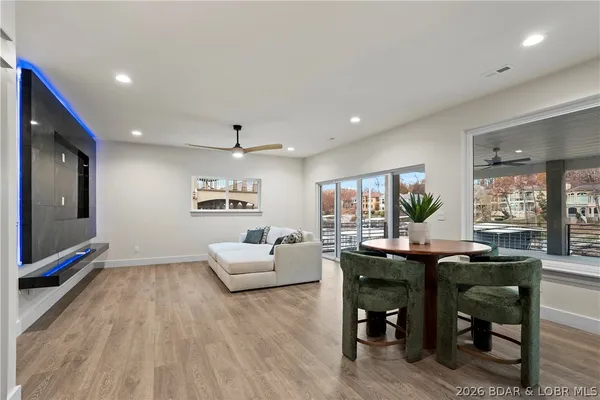 $1,899,000 | 154 Via Cresta Drive, Sunrise Beach, MO 65079