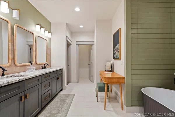 $1,899,000 | 154 Via Cresta Drive, Sunrise Beach, MO 65079