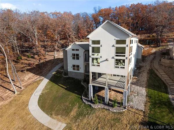 $1,899,000 | 154 Via Cresta Drive, Sunrise Beach, MO 65079