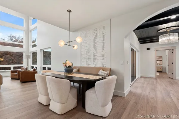 $1,899,000 | 154 Via Cresta Drive, Sunrise Beach, MO 65079