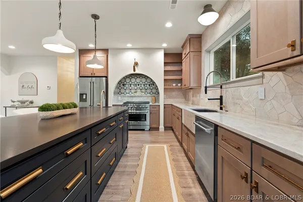 $1,899,000 | 154 Via Cresta Drive, Sunrise Beach, MO 65079