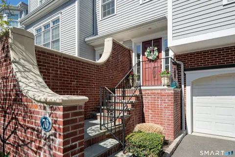 $1,189,000 | 70 Southport Place, Fairfield, CT 06890