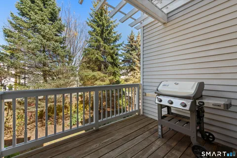 $1,189,000 | 70 Southport Place, Fairfield, CT 06890