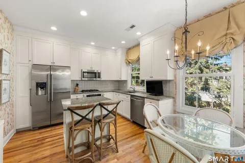 $1,189,000 | 70 Southport Place, Fairfield, CT 06890