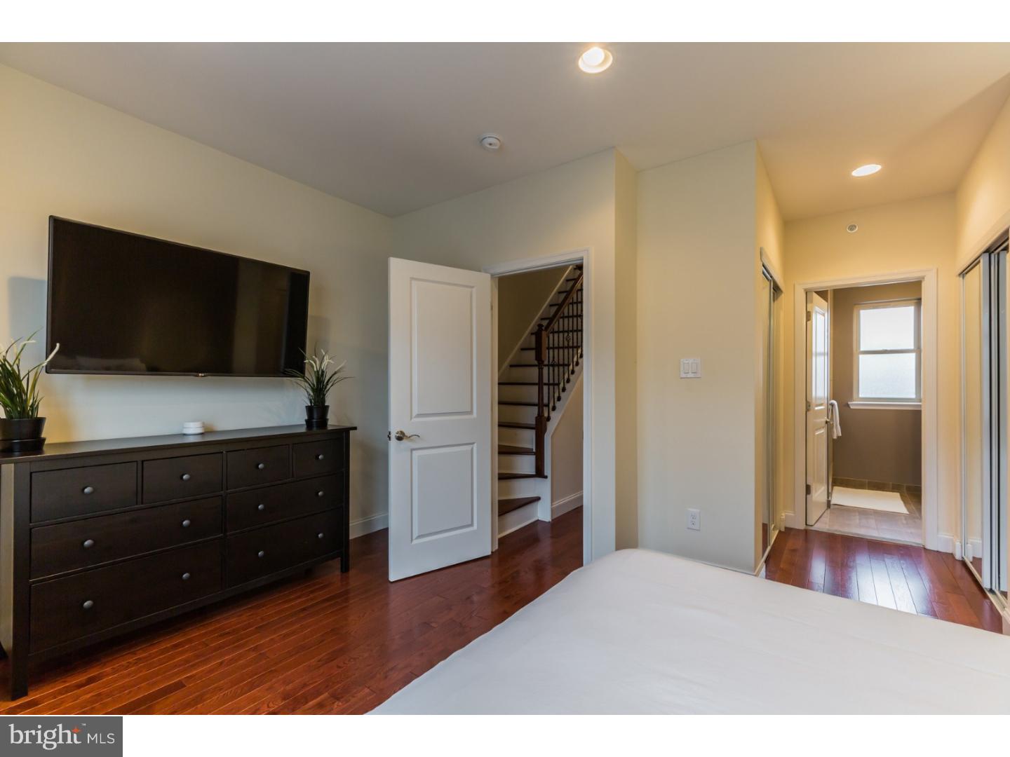 1935 West George Street Philadelphia, PA 19130 - Photo 15 of 23