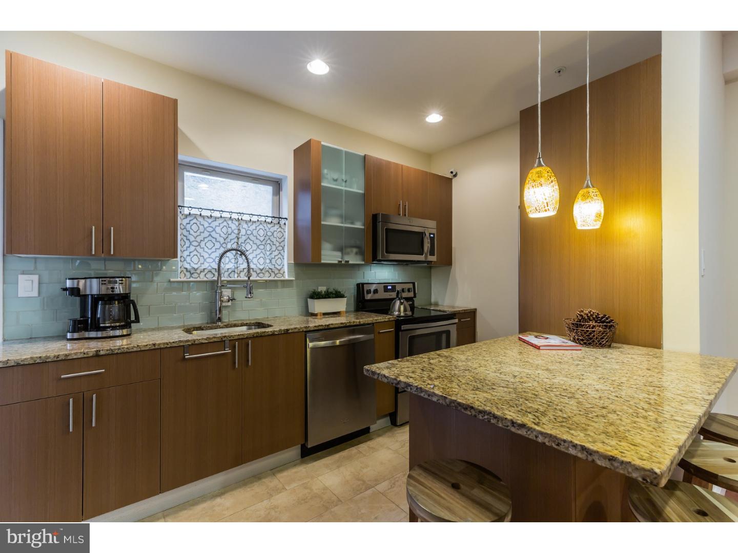 1935 West George Street Philadelphia, PA 19130 - Photo 10 of 23 Kitchen