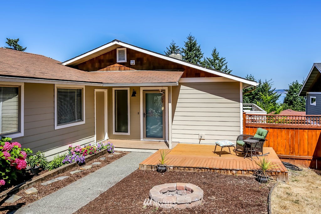103 East Morris Road Coupeville, WA 98239 - Photo 1 of 25 Gallery Image 1