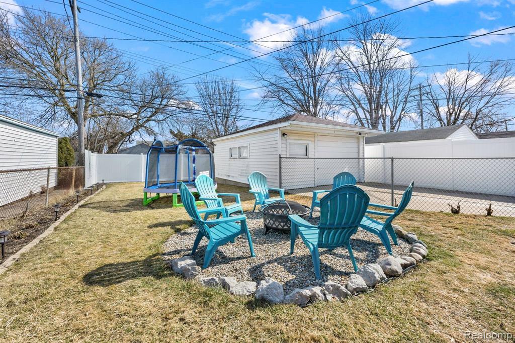 23062 Lexington Avenue Eastpointe, MI 48021 - Photo 21 of 29
