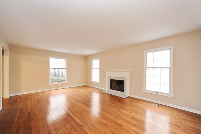 720 Kennedy Road Lake Forest, IL 60045 - Photo 3 of 11