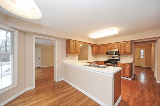 720 Kennedy Road Lake Forest, IL 60045 - Photo 6 of 11