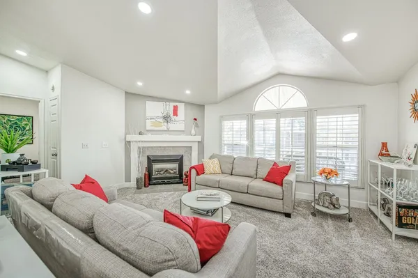 $199,000 | 2706 West Ashlan Avenue, Unit 331, Fresno, CA 93705