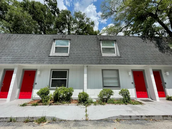 $1,300 | 1231 Southwest 61 Terrace, Unit 2, Gainesville, FL 32607