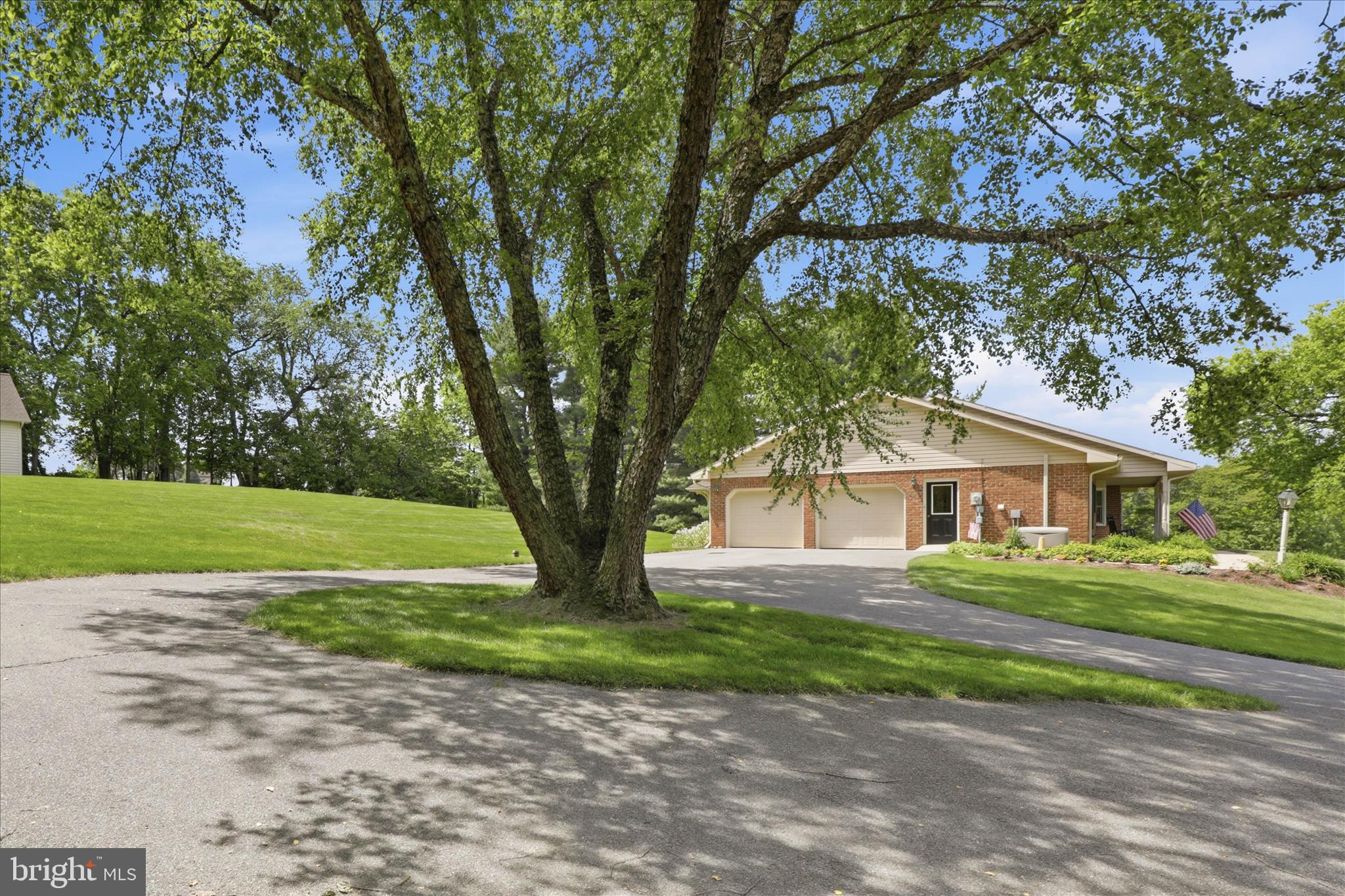 690 Indian Run Road Millersville, PA 17551 - Photo 7 of 75