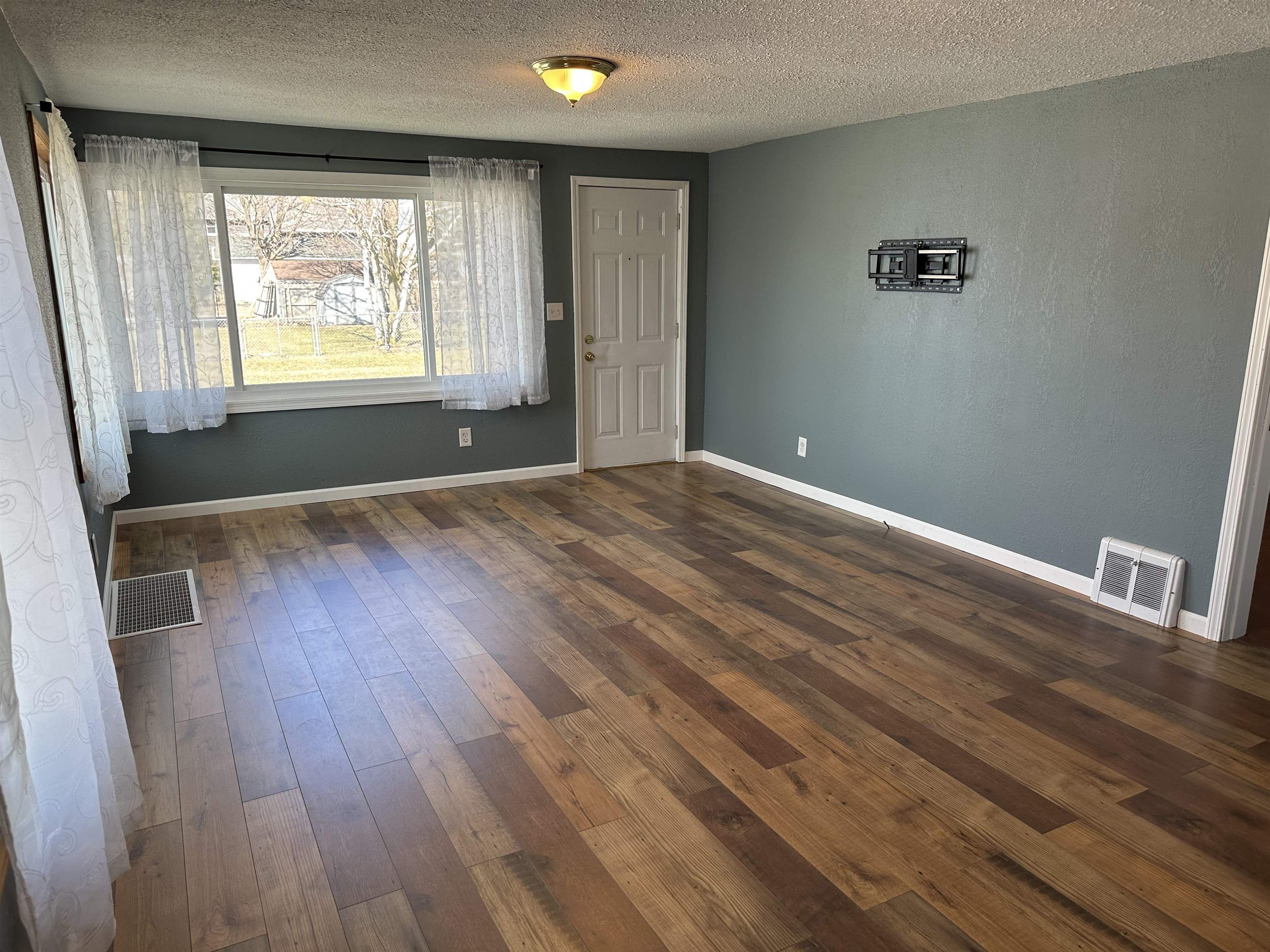 413 West 4th Street Pinconning, MI 48650 - Photo 27 of 55