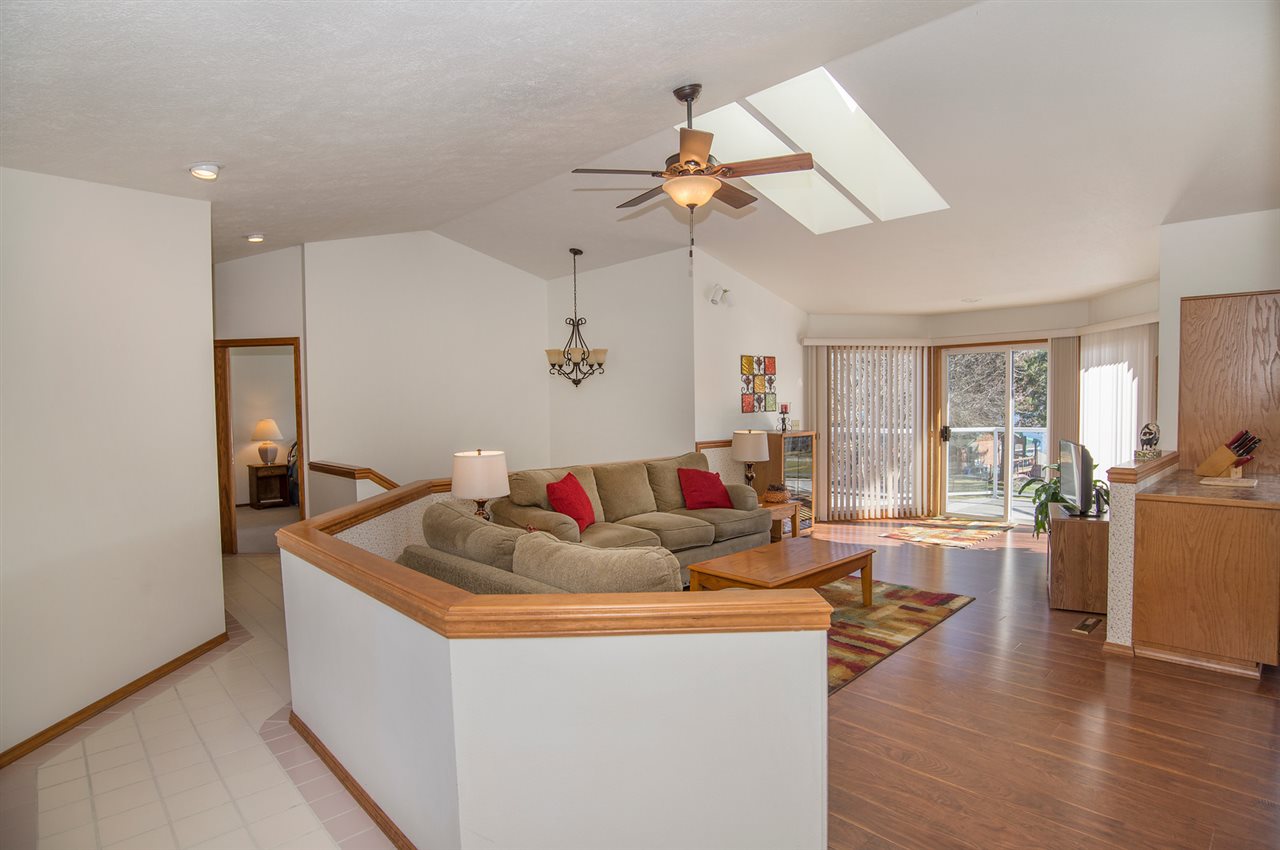827 South Garry Road Liberty Lake, WA 99019 - Photo 3 of 20