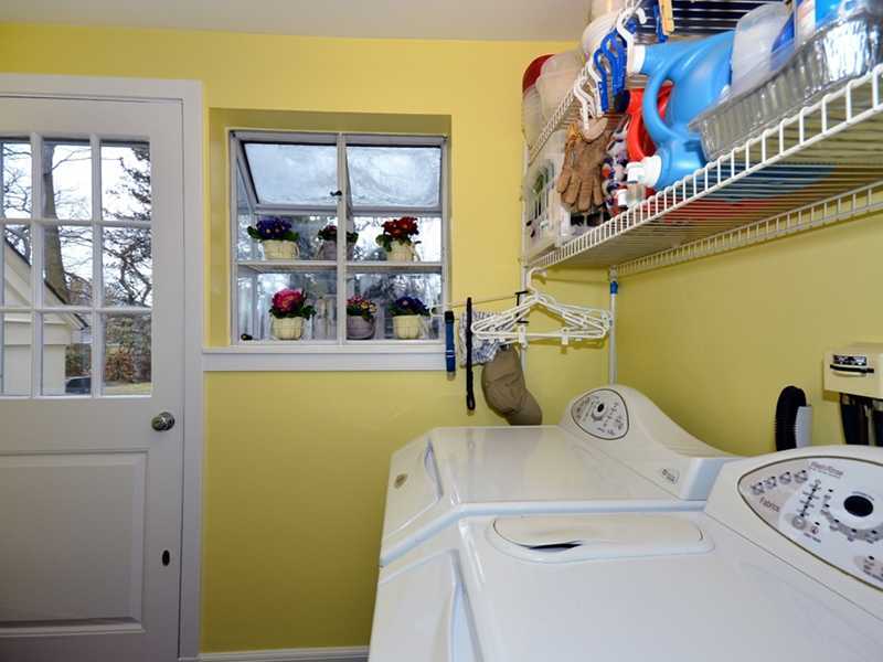 21 Cross Road Darien, CT 06820 - Photo 20 of 25 a utility room with dryer and washer