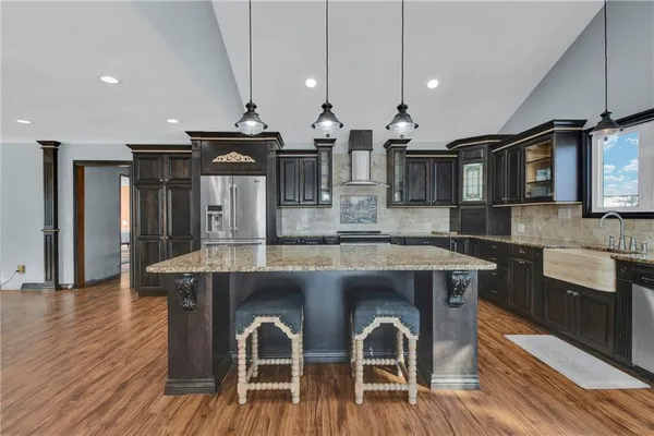 $415,000 | 24511 South State Route, East Lynne, MO 64743