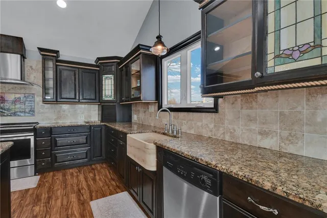 $425,000 | 24511 South State Route, East Lynne, MO 64743