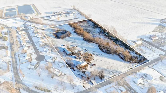 $425,000 | 24511 South State Route, East Lynne, MO 64743