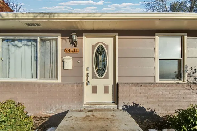 $425,000 | 24511 South State Route, East Lynne, MO 64743