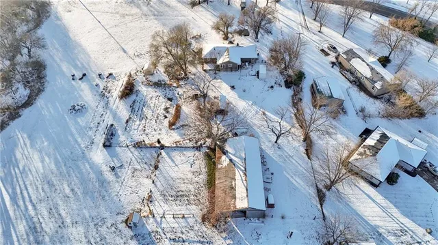 $425,000 | 24511 South State Route, East Lynne, MO 64743