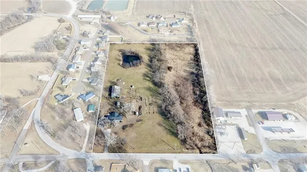 $415,000 | 24511 South State Route, East Lynne, MO 64743