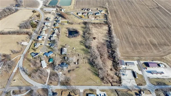 $415,000 | 24511 South State Route, East Lynne, MO 64743