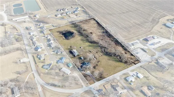 $415,000 | 24511 South State Route, East Lynne, MO 64743