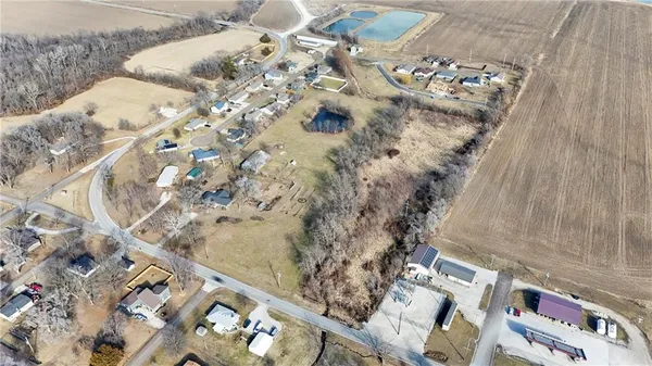 $415,000 | 24511 South State Route, East Lynne, MO 64743