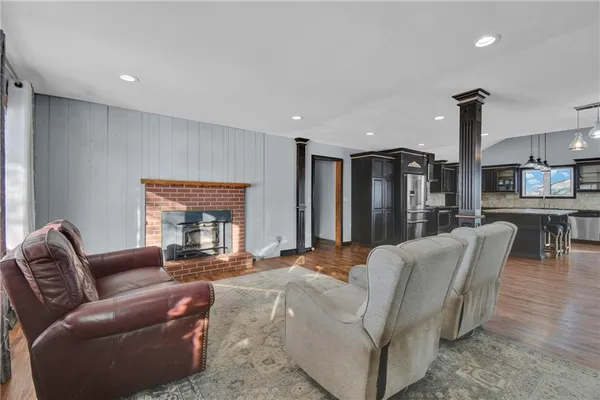 $415,000 | 24511 South State Route, East Lynne, MO 64743
