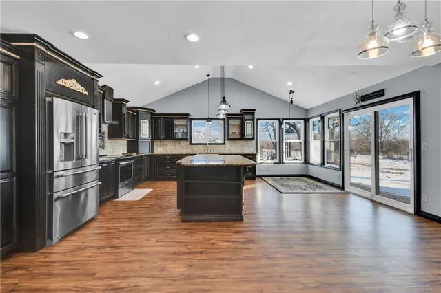 $425,000 | 24511 South State Route, East Lynne, MO 64743