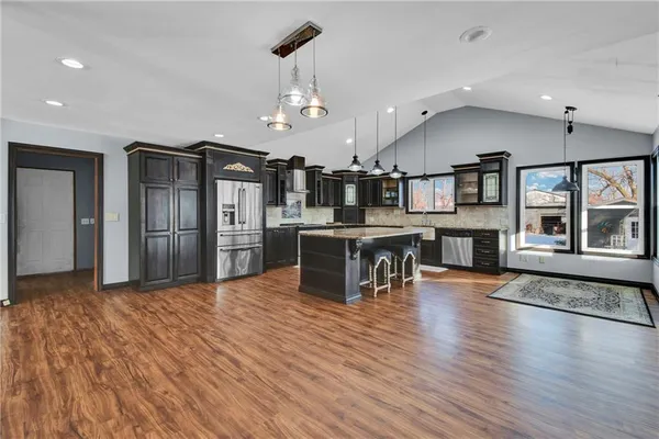 $415,000 | 24511 South State Route, East Lynne, MO 64743