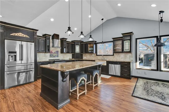 $425,000 | 24511 South State Route, East Lynne, MO 64743