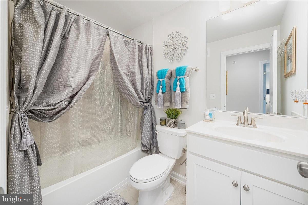 5950 Forum Square Frederick, MD 21703 - Photo 19 of 39 2nd full bath, upper level