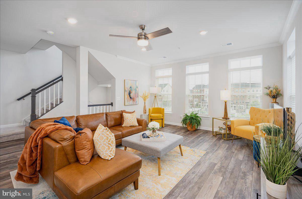 5950 Forum Square Frederick, MD 21703 - Photo 4 of 39 Tons of natural light