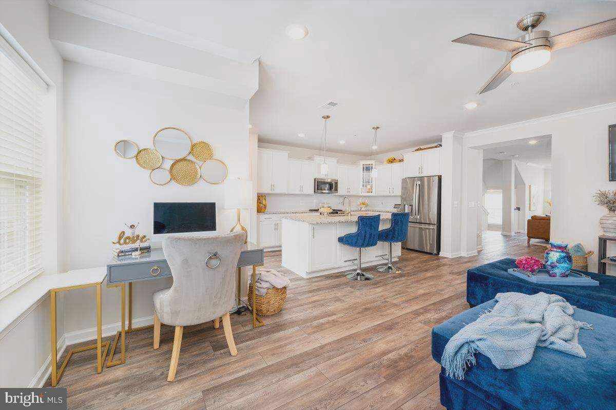 5950 Forum Square Frederick, MD 21703 - Photo 6 of 39 Space for working from home