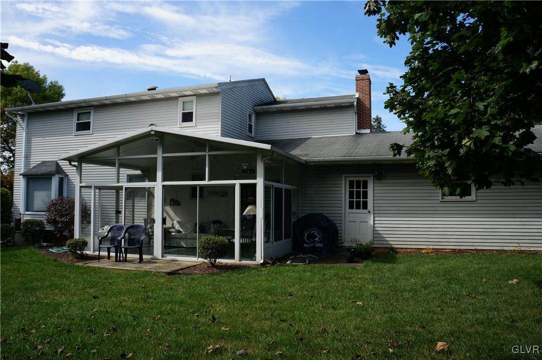 2760 Saddlebrook Lane Bethlehem, PA 18017 - Photo 2 of 16 Gallery Image 2