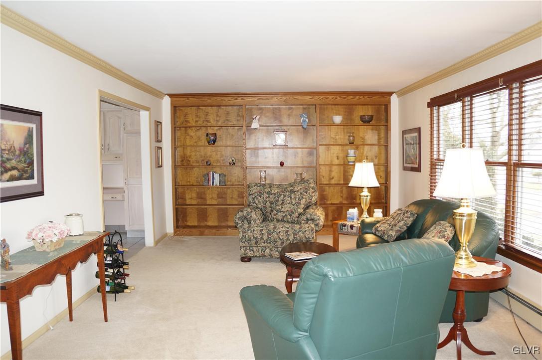 2760 Saddlebrook Lane Bethlehem, PA 18017 - Photo 5 of 16 Gallery Image 5