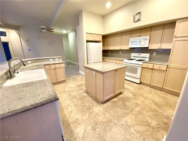 $2,650 | 40 Chateau Whistler Court, Las Vegas, NV 89148