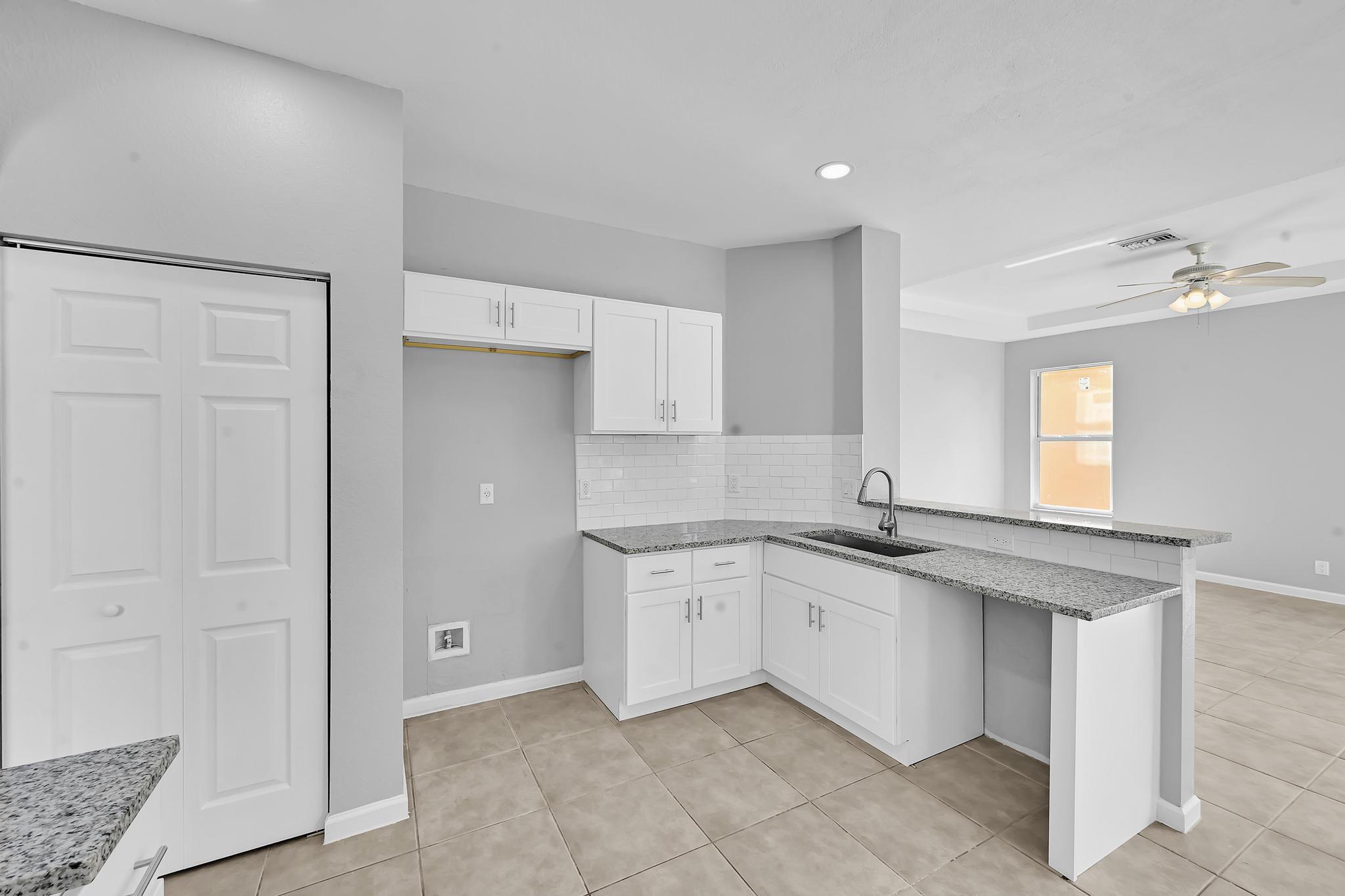 5557 Spanish River Road Fort Pierce, FL 34951 - Photo 12 of 28 Z63_0298