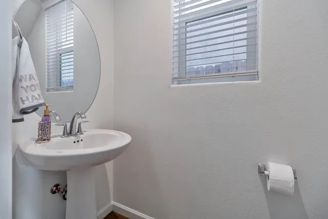 $410,000 | 915 Winchell Way West, Madera, CA 93636